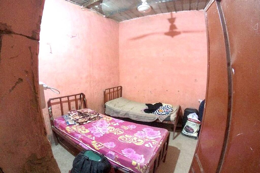 A private room in lokanda.