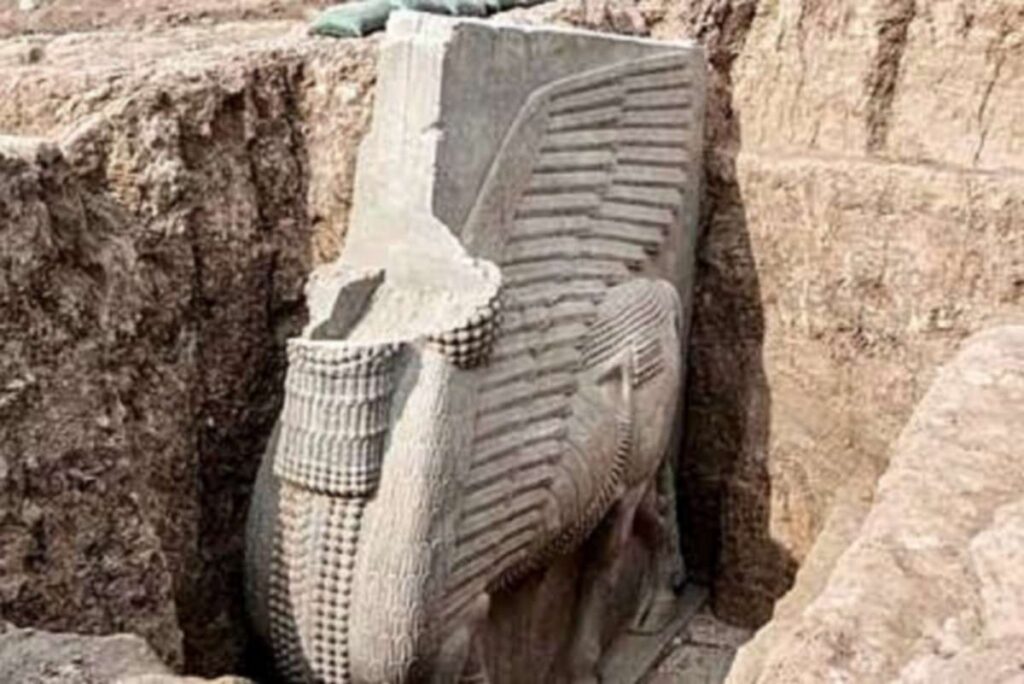 Statue of Lamassu discovered in Khorsabad, north of Mosul