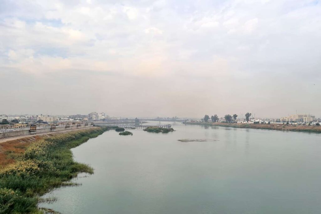 Travel guide to Mosul on your own and backpack